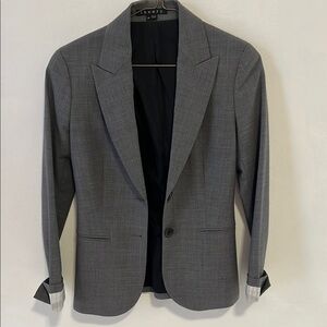 Theory Women Gray Blazer PRE-OWNED in‎ excellent condition